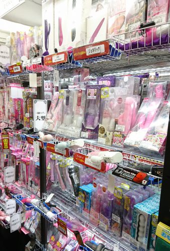 大人のおもちゃ、アダルトグッズ、バイブ／ローターは信長書店梅田東通店3階にて販売中です。